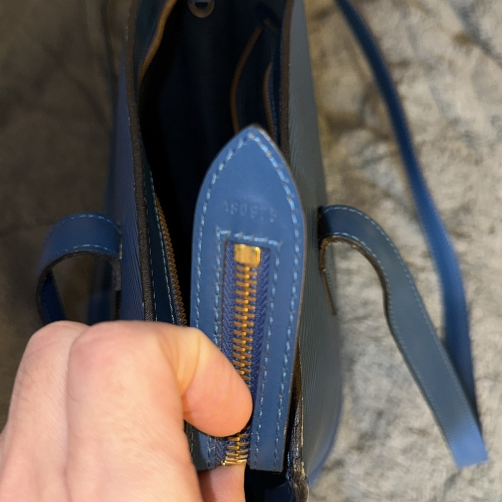 Women’s or Men’s Louis Vuitton Blue Epi Saint Jacques Bag! Excellent Condition - Picture 16 of 17
